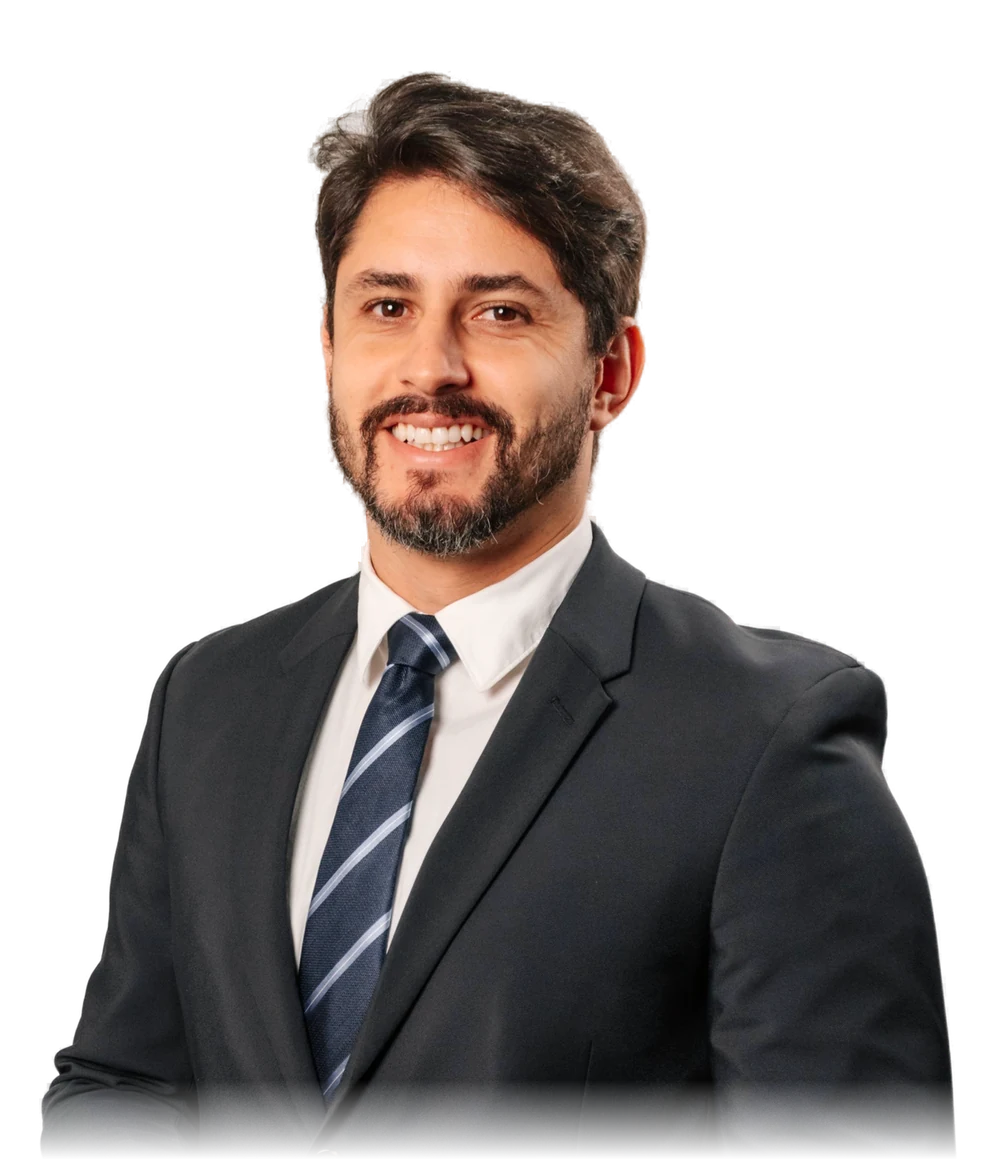 Dr. Washington Fernando Silva Alves, advogado trabalhista, retrato de estúdio, sorrindo